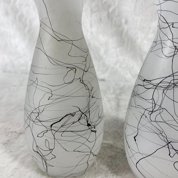 Vintage pair of Hand Blown frosted glass Black Drizzle String Spaghetti String - Picture 3 of 11